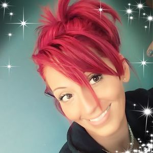 Meet your Posher, Crystal